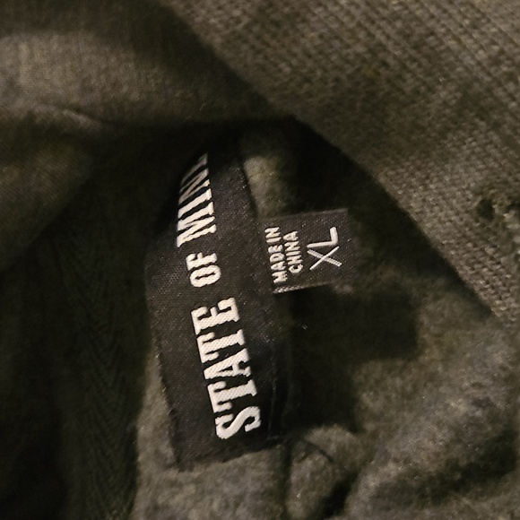 State of Mind Gray South Carolina Sweater - Picture 2 of 4